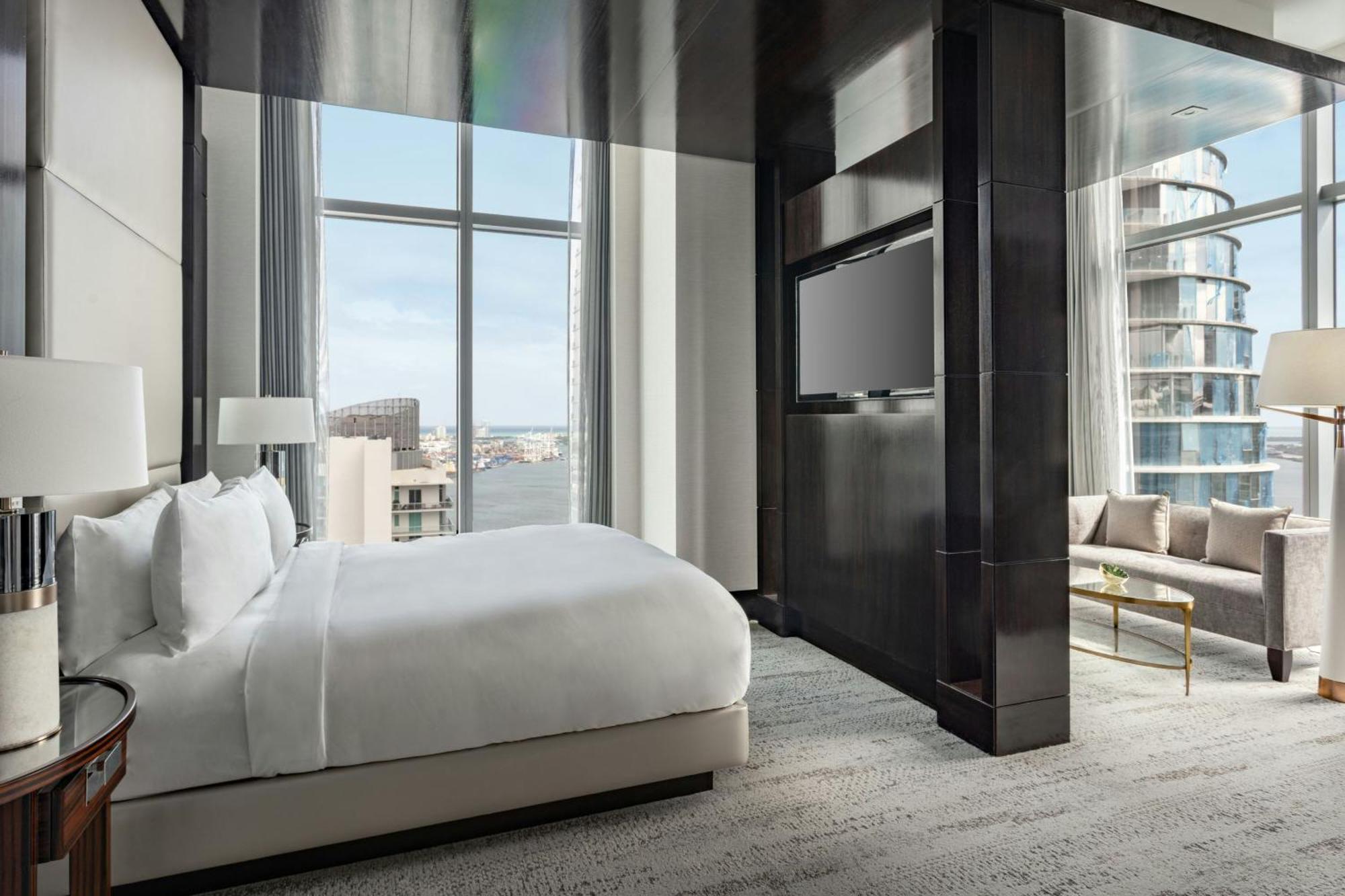 Jw Marriott Marquis Hotel